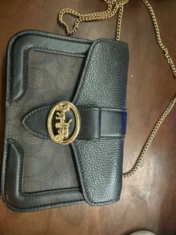 Coach Medium Clutch