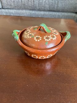Five Items( clay pot, bath mats, place mats, birthday decor, outlet extension) - MOVE OUT SALE- NEED GONE BY MAY 29th