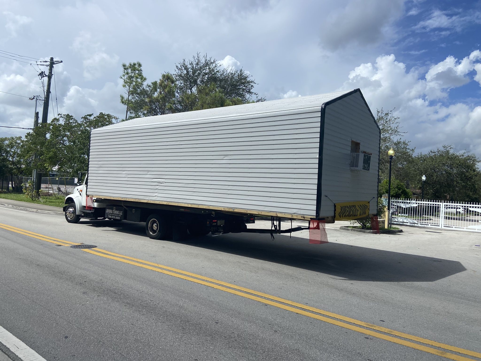 Sheds Relocated, Movemos Casita De Patio Container Rv Trailer