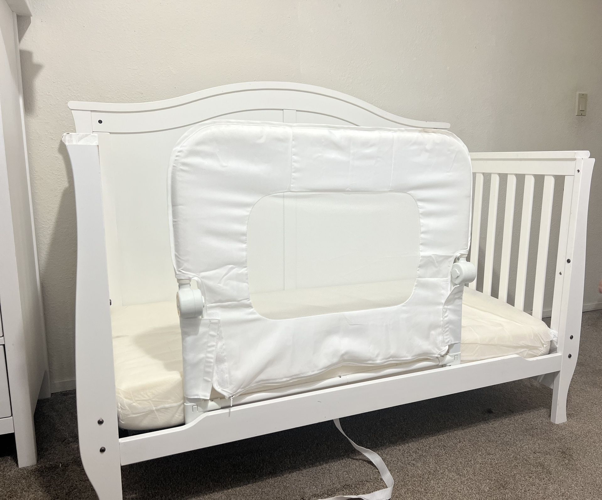 Crib Child Craft With Mattress