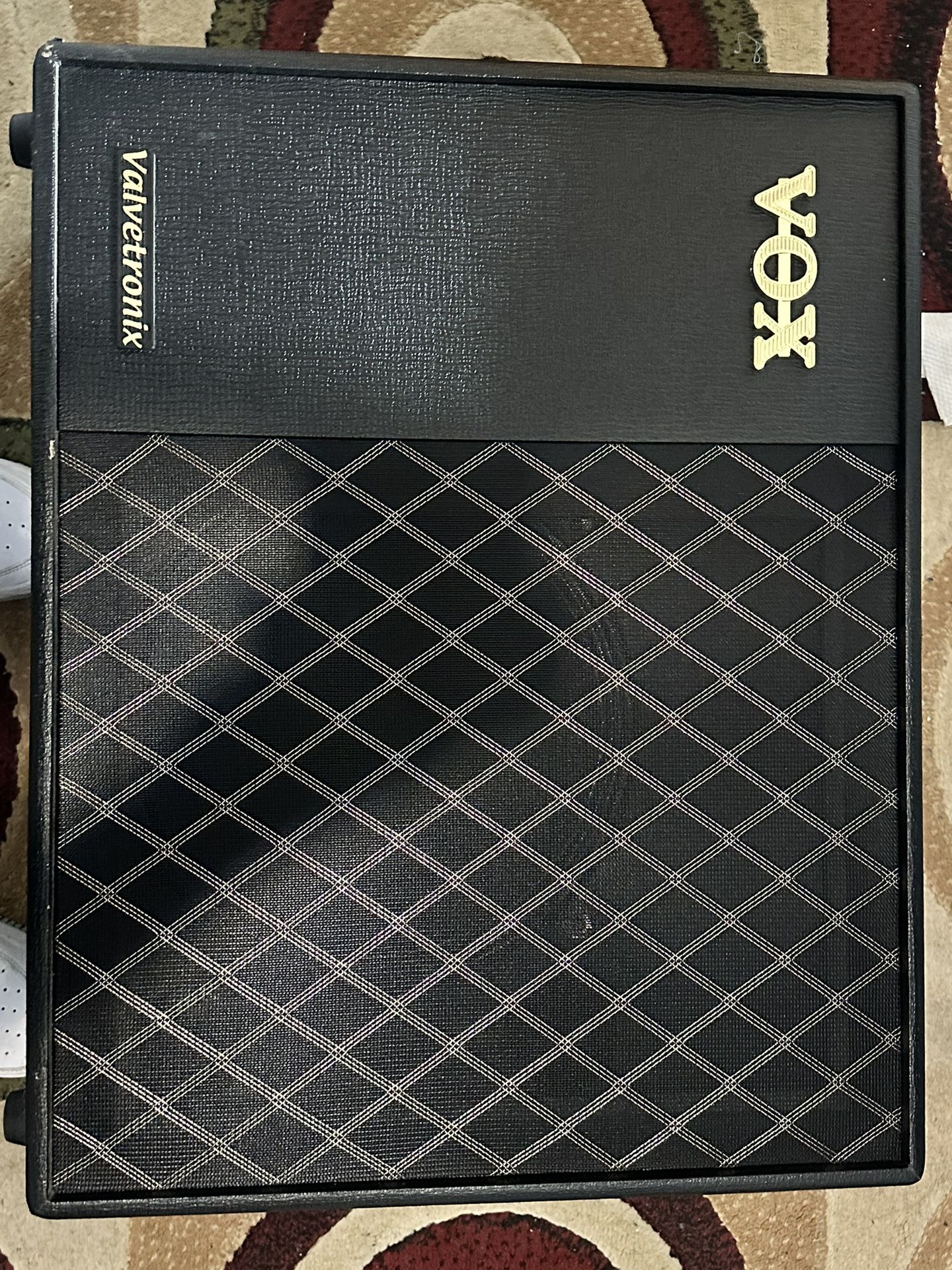 Vox VT100X 1x12-inch 100-watt modeling guitar combo amplifier with DSP and hybrid design