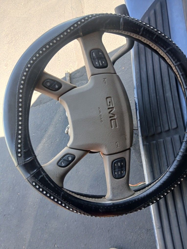 Steering Column Off A 2003 Yukon Denali XL