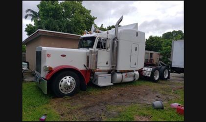 Peterbilt 379 American Classic Extended Hood