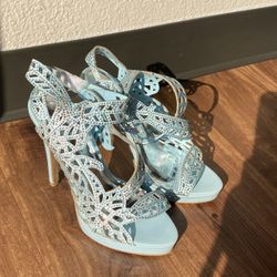Brand New Woman’s Marichi Mani brand Light Blue High Heel Shoes Up for Sale 