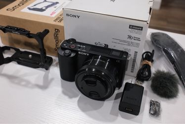 Sony ZV-E10 + 16-50mm Lens + SmallRig Cage + Original Box