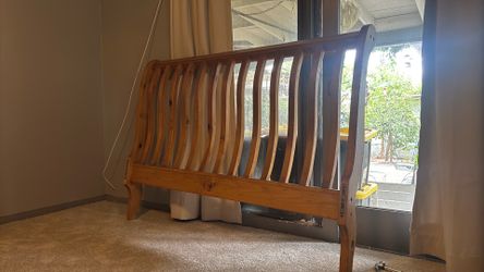 Free bedroom set/Queen