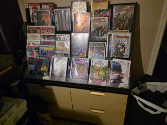 Sturdy comic magazine rack