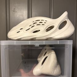 Adidas Yeezy Foamrunner “SAND”size(12). In Mens worn in excellent condition. No box 📦. $130. Cash. Trades always welcome. 