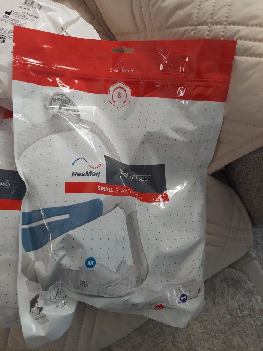 CPAP mask Small With Replacement Nose Piece 