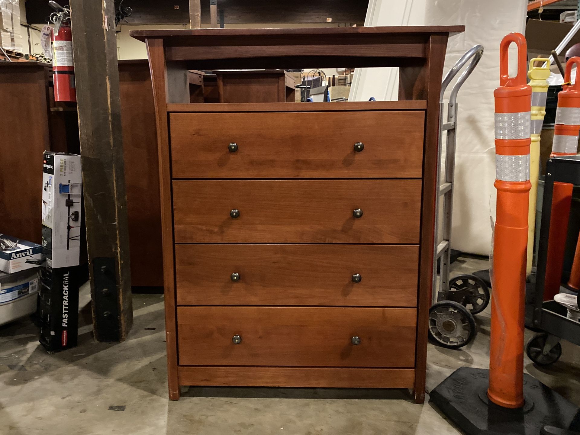 4Drawer Tallboy TV Stand Dresser for Sale in Auburn, WA OfferUp