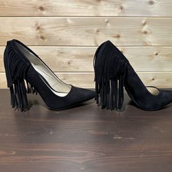 Brand new WOT Mia suede fringe pump size 5 1/2 Shoe