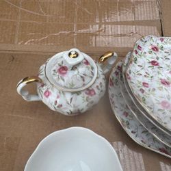 Lefton China Hand Painted Shell Shaped Sandwich And Tea Cip Set 4 Persons 
