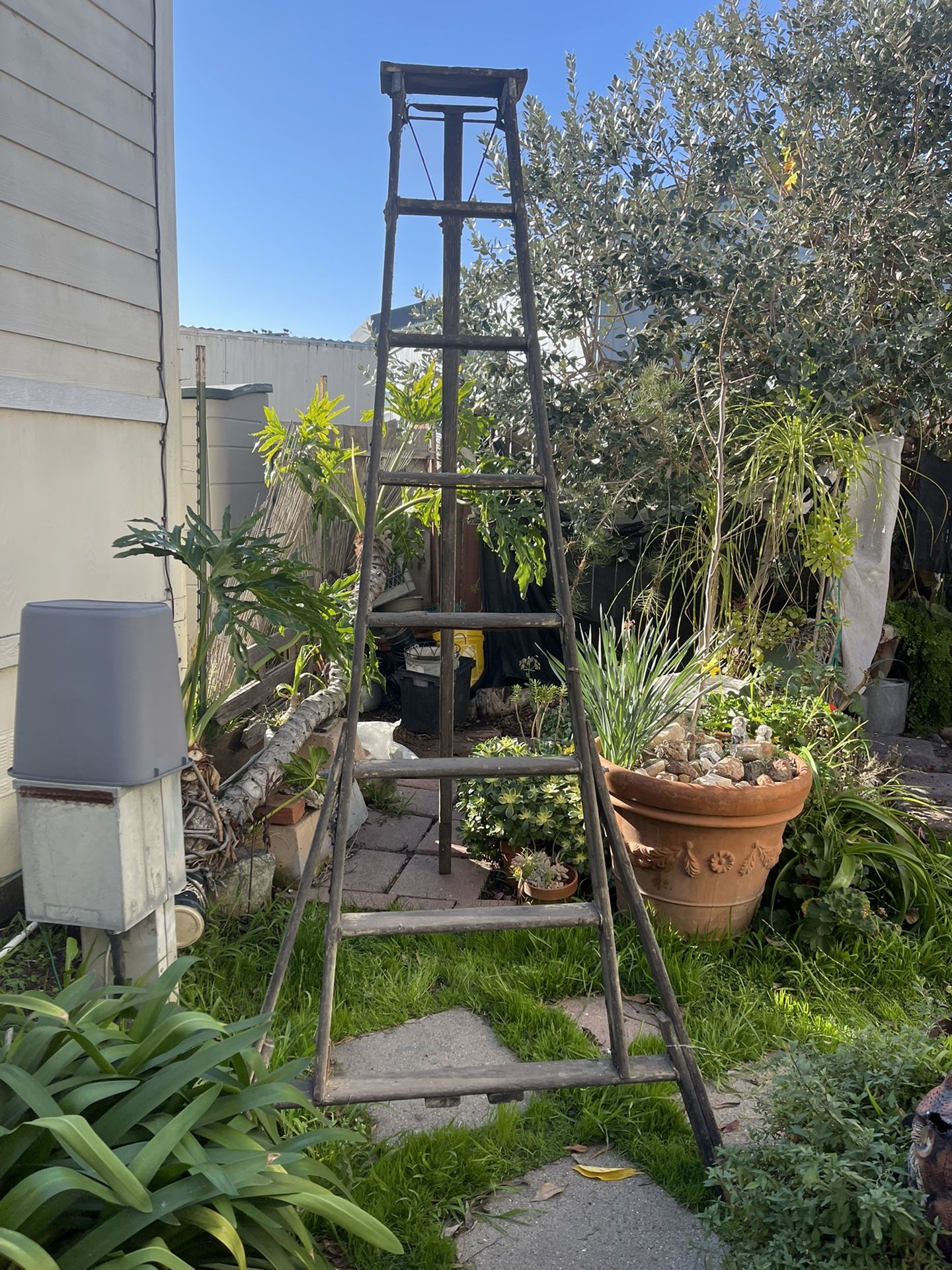 Vintage Orchard Wooden Tripod Fruit Picker