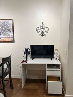 White Desk
