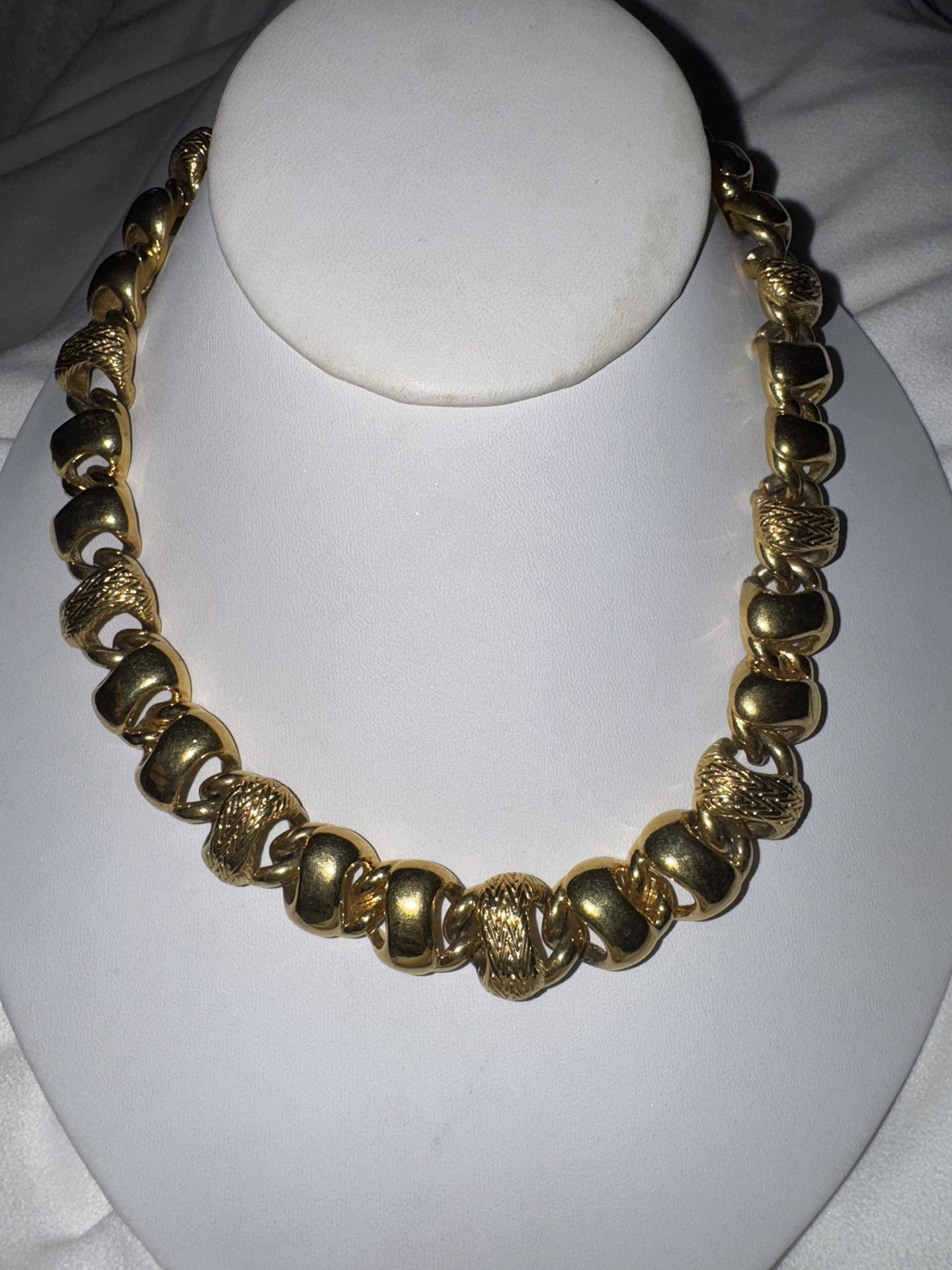 Vintage Beautiful Monet Link Choker Necklace