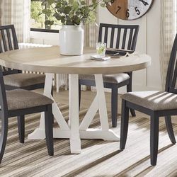 Hilton Head Graphite Dining with 4 Chairs