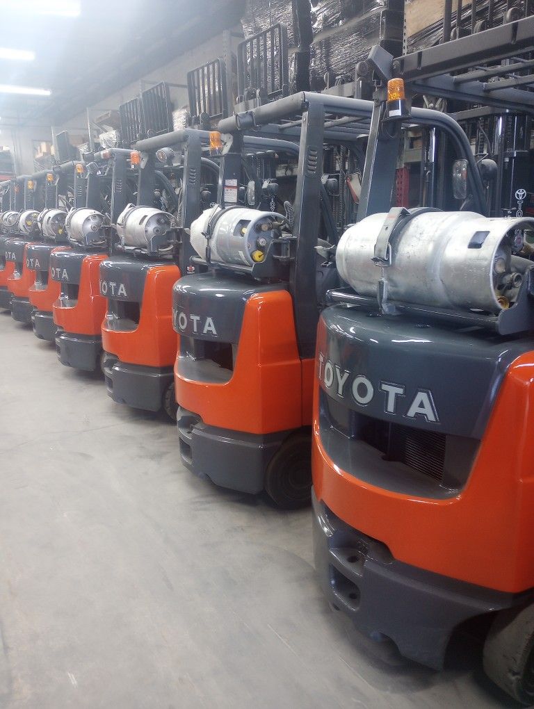 FORKLIFT TOYOTA #1 EN  MIAMI 