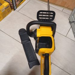 DEWALT
FLEXVOLT 60V MAX 16in. Brushless Cordless Battery Powered Chainsaw (Tool Only)