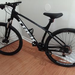 BRAND NEW TREK MARLIN 5 2ND GENERATION BIKE 