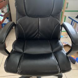 Silla Para Oficina  Y Televisión De 32 Pulgadas 