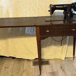 Singer Sewing Machine With Cabinet 