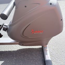 Sunny Health Fitness Row Maching