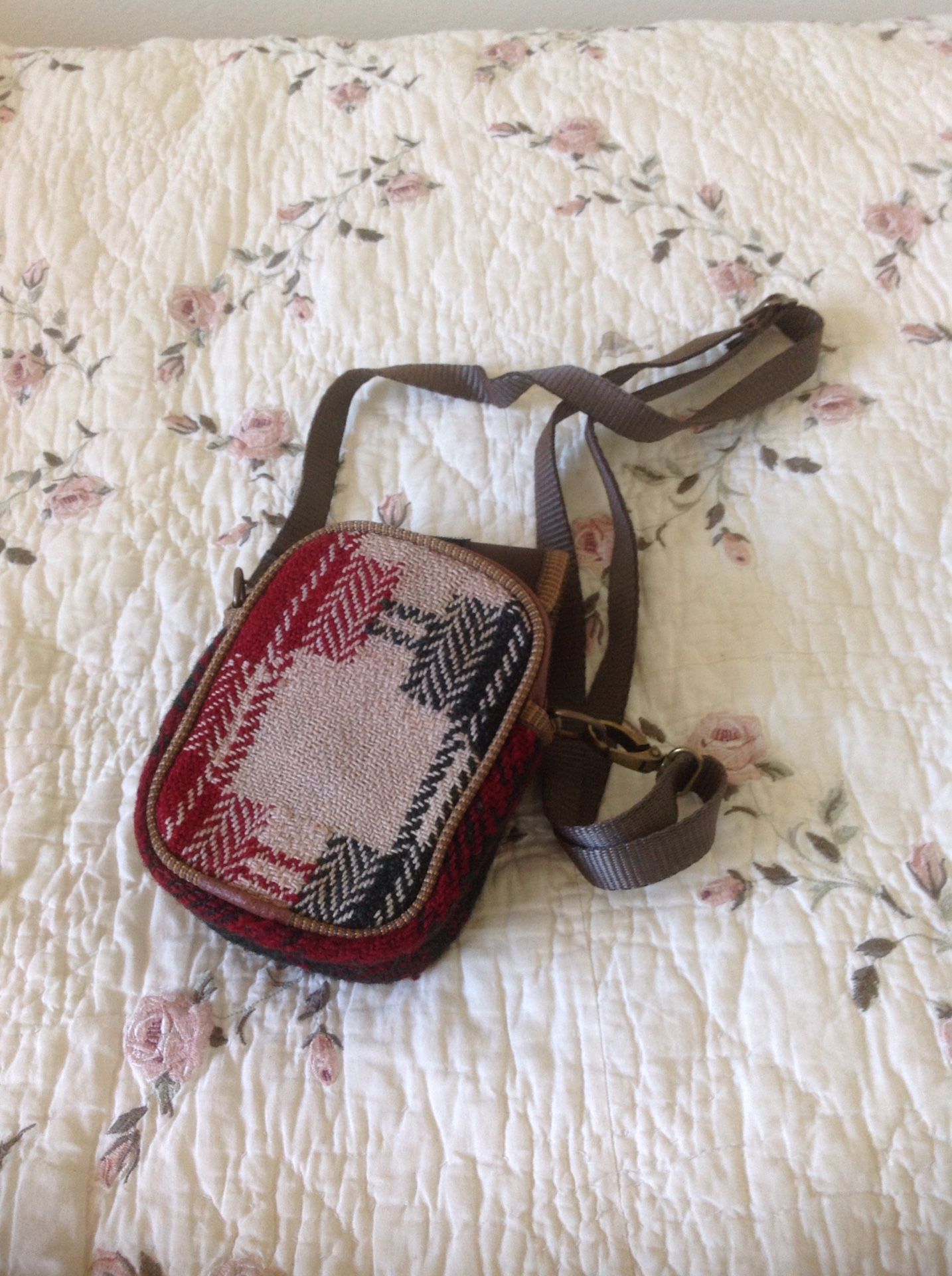 Shoulder/waist bag - cameras, passport, phones