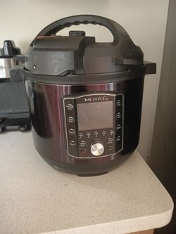 Instant Pot Pro Electric Pressure Cooker