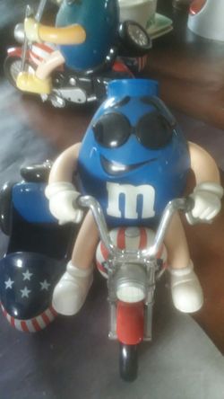 Candy dispenser