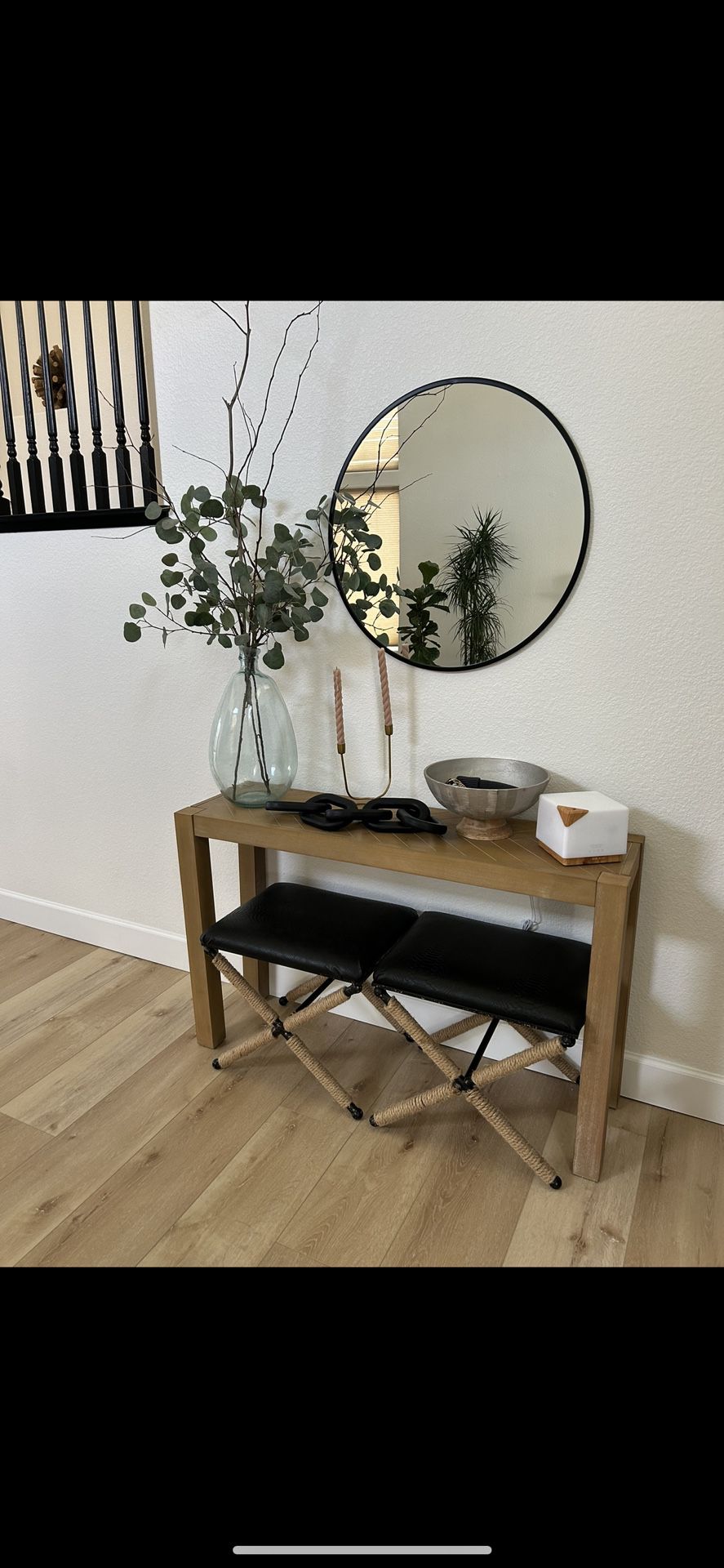 Entry Console table
