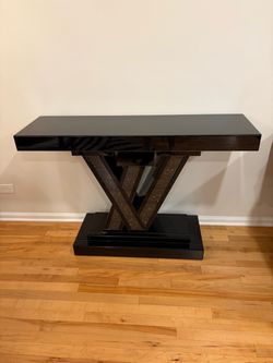 LV curio table