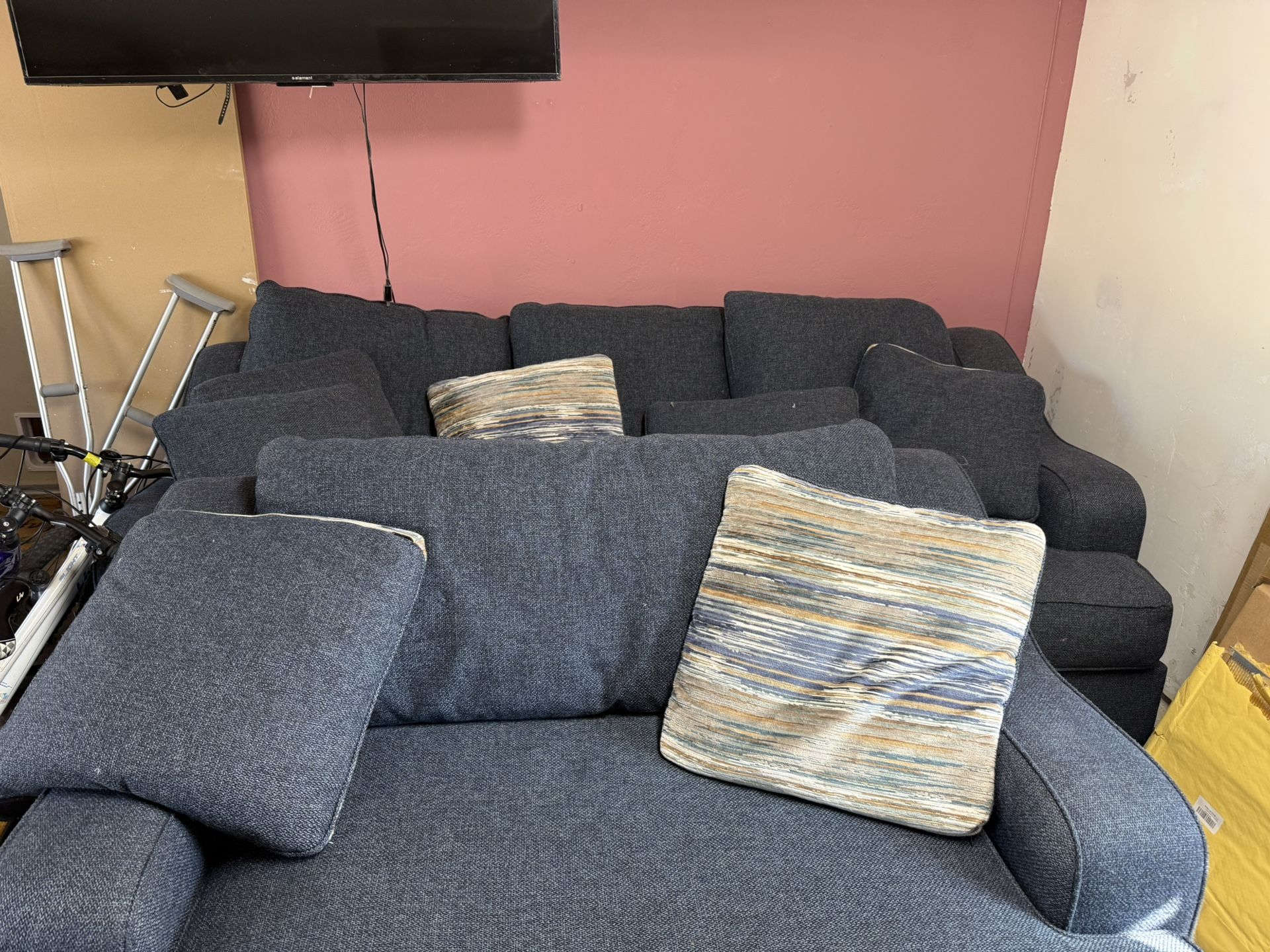 Jerome’s 2 Piece Couch And Loveseat