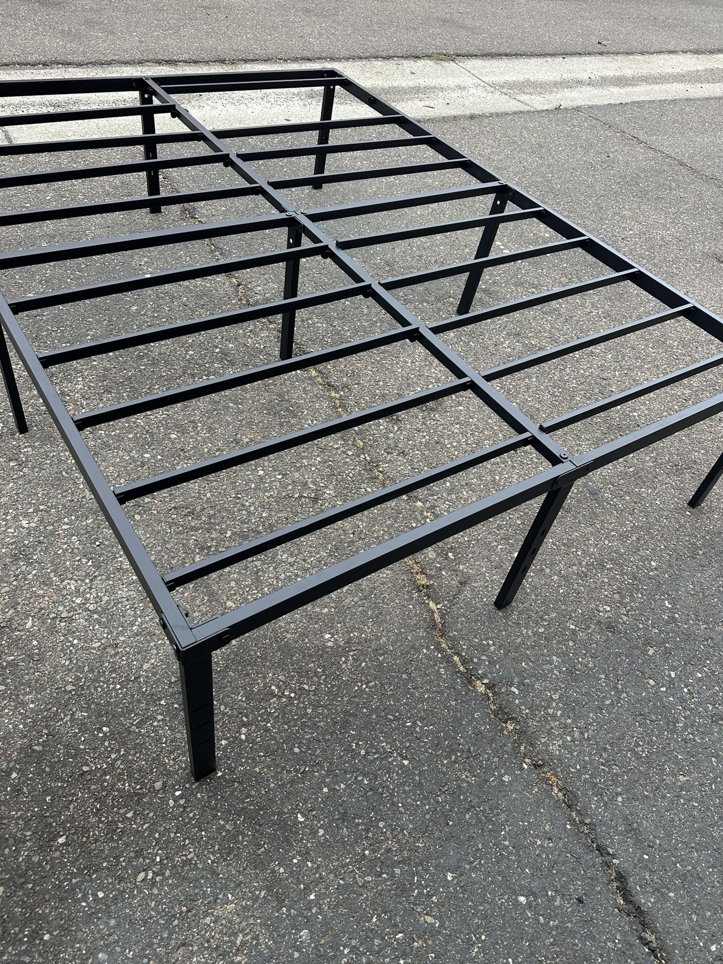 Platform Bed Frame Queen Size 