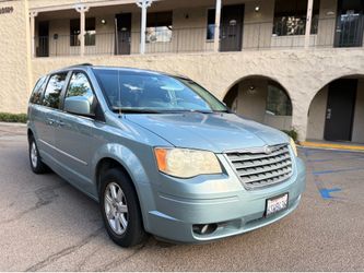 2010 Chrysler Town and Country