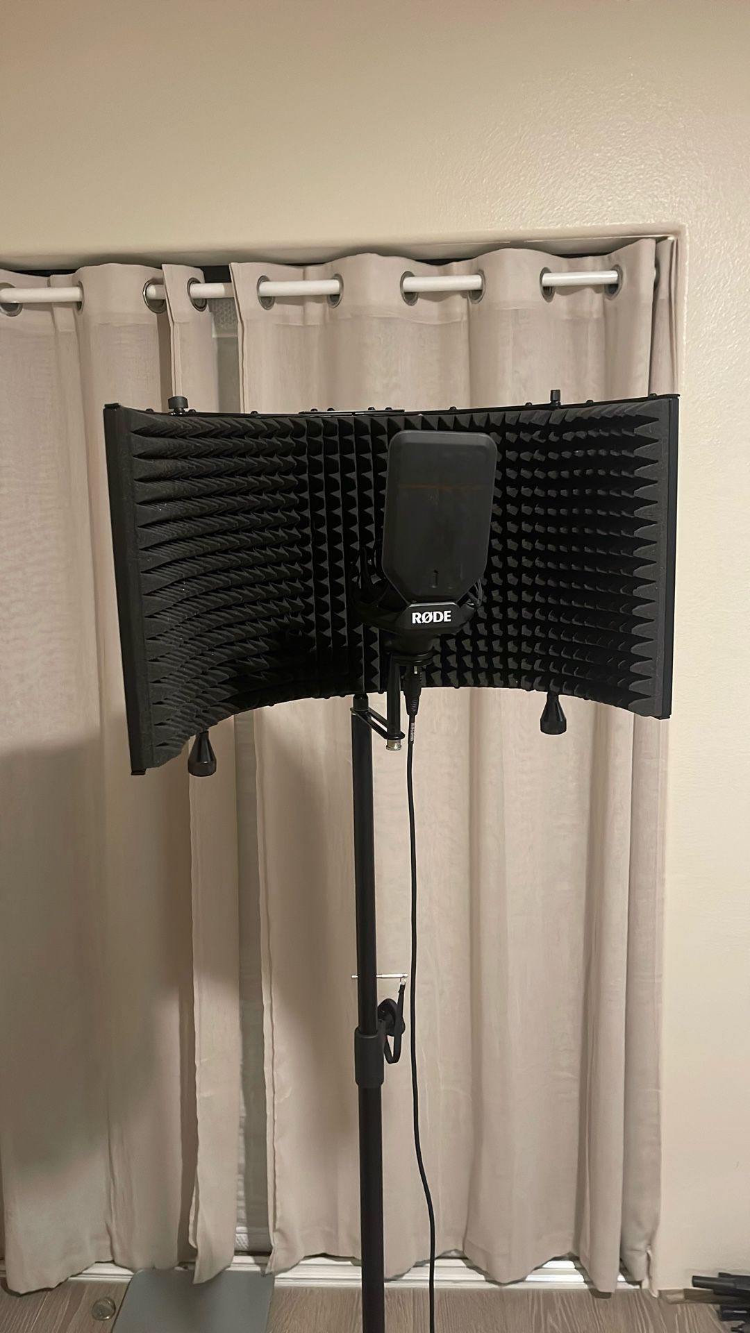 Rode NT-1A Condenser Microphone Set (w/ stand + signal shield)