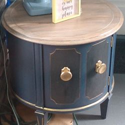 Round Blue Black