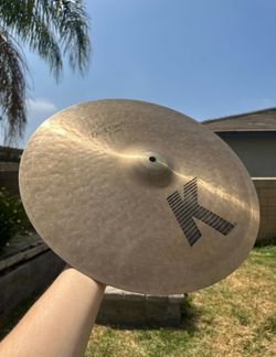 Zildjian 17 In dark crash