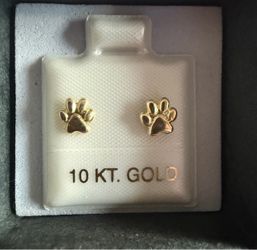 10KT Gold Paw Print Stud Earrings