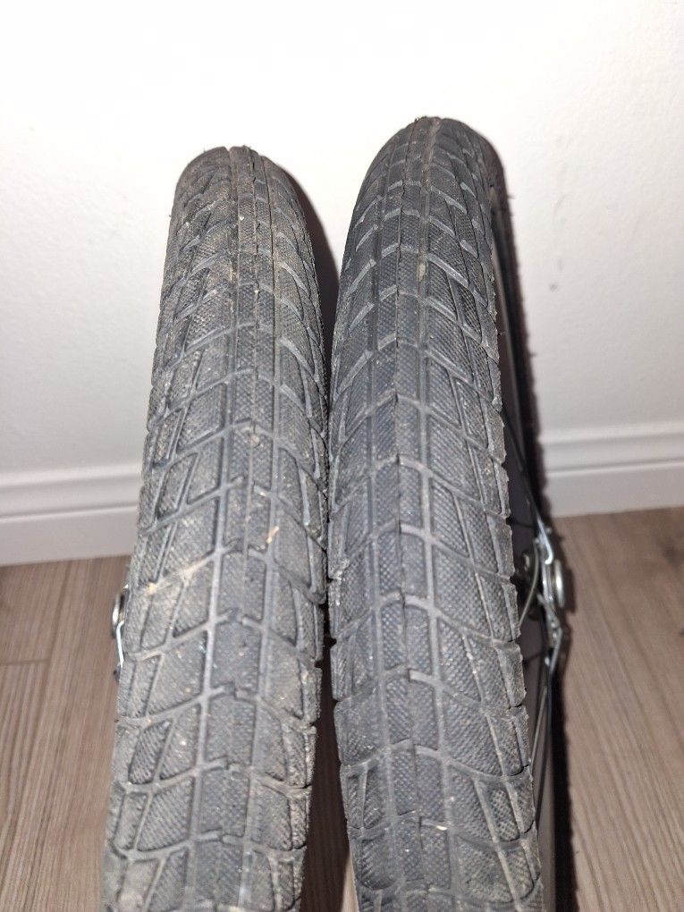 bicycle tires, rims, and inner tubes