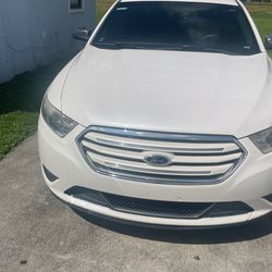 2013 Ford Taurus