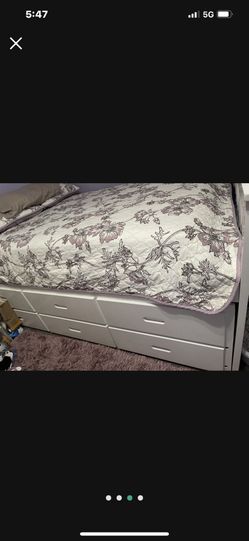 FULL N TWIN TRUNDLE BED