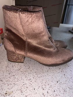 Size 5 girls shoes (gentle wear)