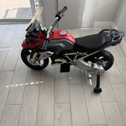 Moto BMW - Batería y Cargador Nuevos 130  BMW Motorcycle - New Battery & Charger$130