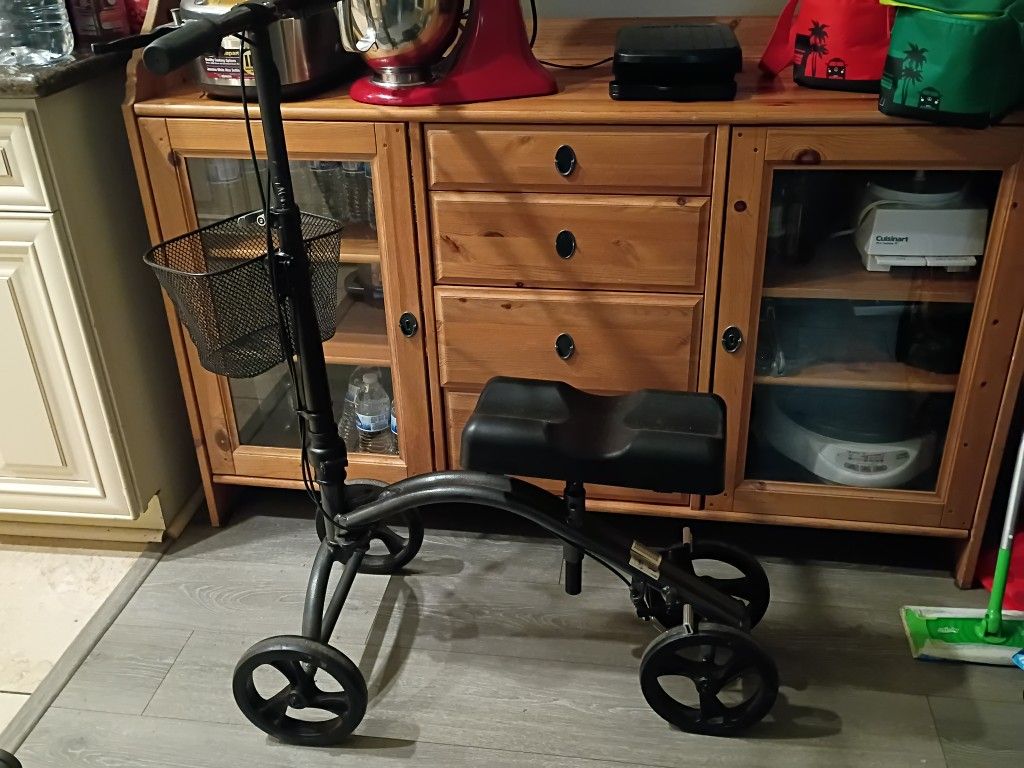 Knee Scooter