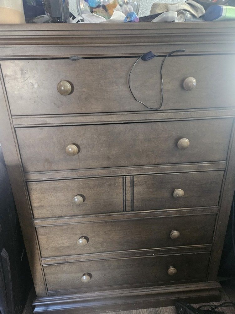 STRONG WOOD 🪵 DRESSER