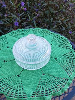GLASS BOWL WITH LID. SMALL SQUARES DESIGN