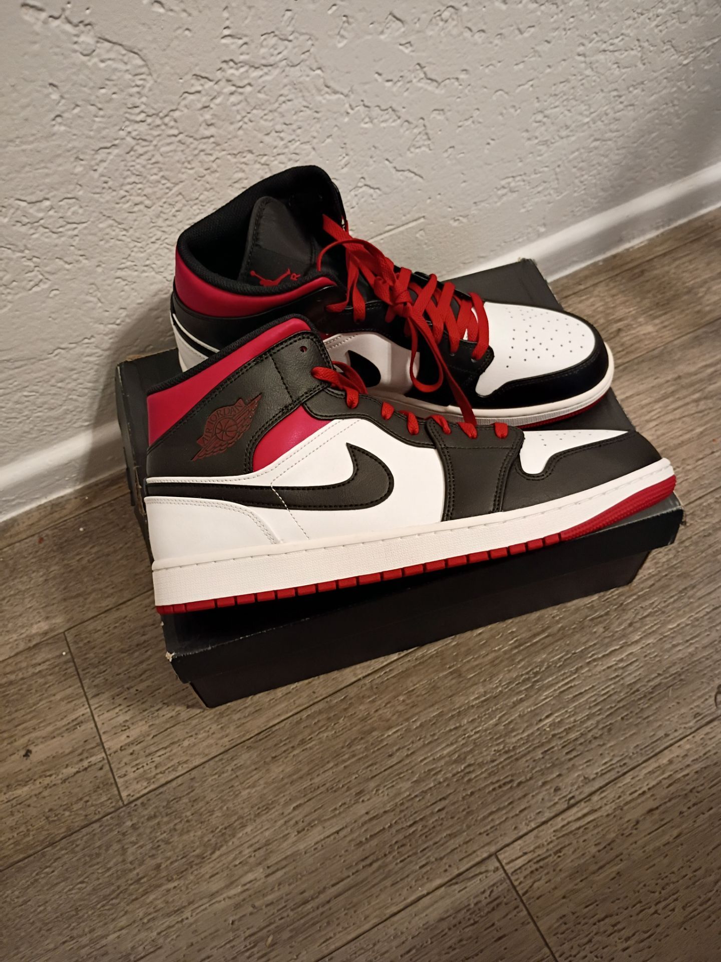 Jordan 1 Mid