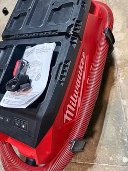 Milwaukee m18 dust extractor