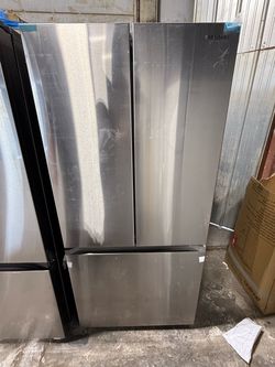 Brand new Samsung 33 in. 17.5 cu. ft. Counter Depth 3-Door French Door Smart Refrigerator in Stainless Steel