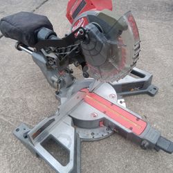 M18 FUEL 18V Lithium-Ion Brushless Cordless 7-1/4 in. Dual Bevel Sliding Compound Miter Saw
